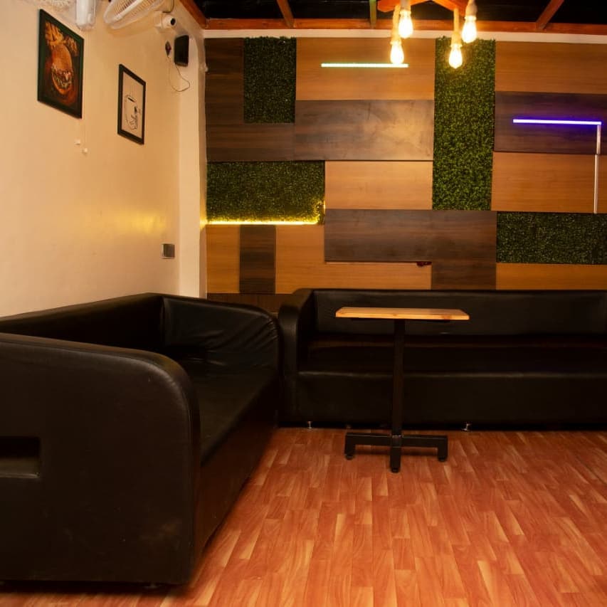 THE CAFE 24 Entrance